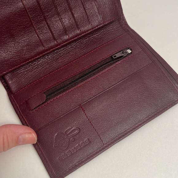 Stingray Skin Genuine leather Exotic Leather Red Stingray Wallet 6”x4” - Picture 3 of 5